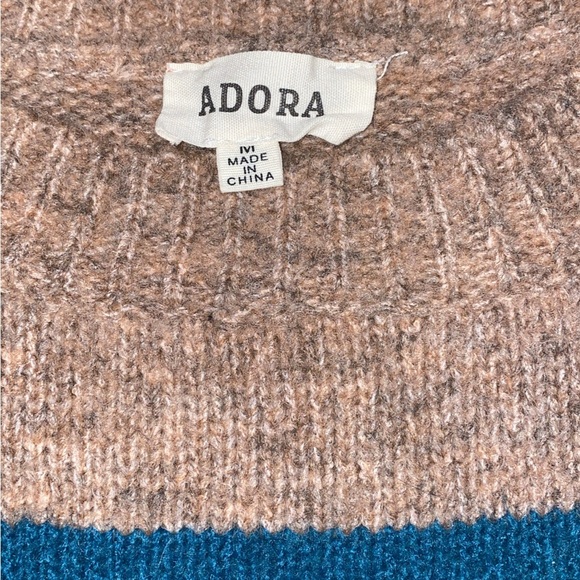ADORA Women’s Crewneck Sweater Size M - Picture 3 of 5